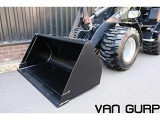 GIANT G2500 X-tra HD front loader