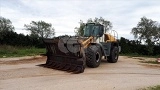 LIEBHERR L 566 front loader