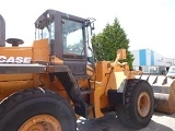 CASE 821 C front loader