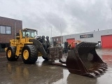 VOLVO L 330 E front loader