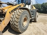 LIEBHERR L 580 front loader