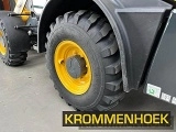 KOMATSU WA70M-8E0 front loader