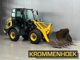 KOMATSU WA70M-8E0 front loader