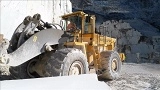 VOLVO L 330 E front loader