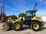 KOMATSU WA100M-6 front loader