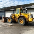 VOLVO L 90 E front loader