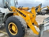 LIEBHERR L 542 front loader