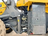 KOMATSU WA600-8 front loader