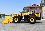 KOMATSU WA480-5 front loader