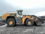 LIEBHERR L 586 front loader