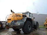 LIEBHERR L 586 front loader