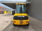 VOLVO L 32 front loader