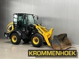 KOMATSU WA70M-8E0 front loader