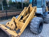 LIEBHERR L 506 Compact front loader