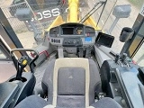 KOMATSU WA600-8 front loader