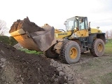 KOMATSU WA320-5 front loader