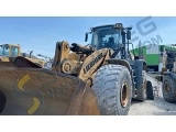 LIEBHERR L 586 front loader