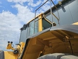 VOLVO L220G front loader