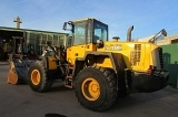 KOMATSU WA320PZ-6 front loader