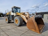 LIEBHERR L 580 front loader