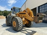 LIEBHERR L 586 front loader