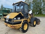 CATERPILLAR 906 front loader