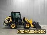 KOMATSU WA70M-8E0 front loader