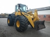 KOMATSU WA320-5 front loader