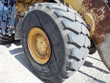 KOMATSU WA500-6 front loader