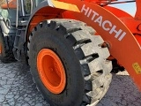 HITACHI ZW 220 front loader