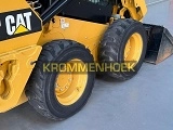 CATERPILLAR 242D mini loader