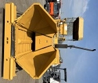 CATERPILLAR AP600 wheeled asphalt placer