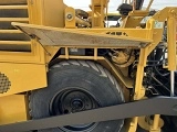 CATERPILLAR AP600 wheeled asphalt placer