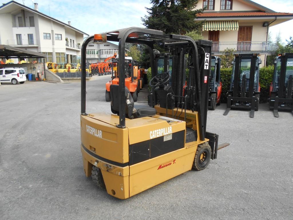 CATERPILLAR F 35 Forklift Used 1996 Price 7320 EUR Electricity 125973 CATERPILLAR F 35 Forklift Used 1996 Price 7320 EUR Electricity 125973
