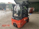 LINDE E18L forklift