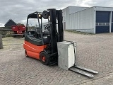 LINDE E30 forklift