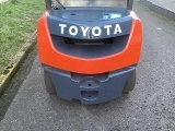 TOYOTA 02-8 FDF 25 forklift