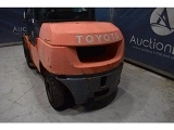 TOYOTA 42-7 FDA 50 forklift