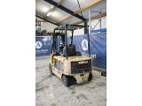 CATERPILLAR EP 25 forklift