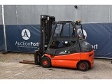 LINDE E30 forklift