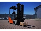 TOYOTA FBM 30 forklift