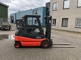 LINDE E 25 forklift