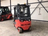 LINDE E 25 forklift