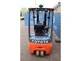 TOYOTA 8 FBET 18 forklift