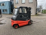 LINDE E 25 forklift