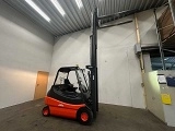 LINDE E 25 forklift