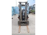 NISSAN UD 02 A 25 PQ forklift