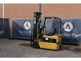 CATERPILLAR F 30 forklift