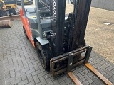 TOYOTA 02-8 FDF 25 forklift