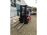 TOYOTA 02-7 FDF 25 forklift